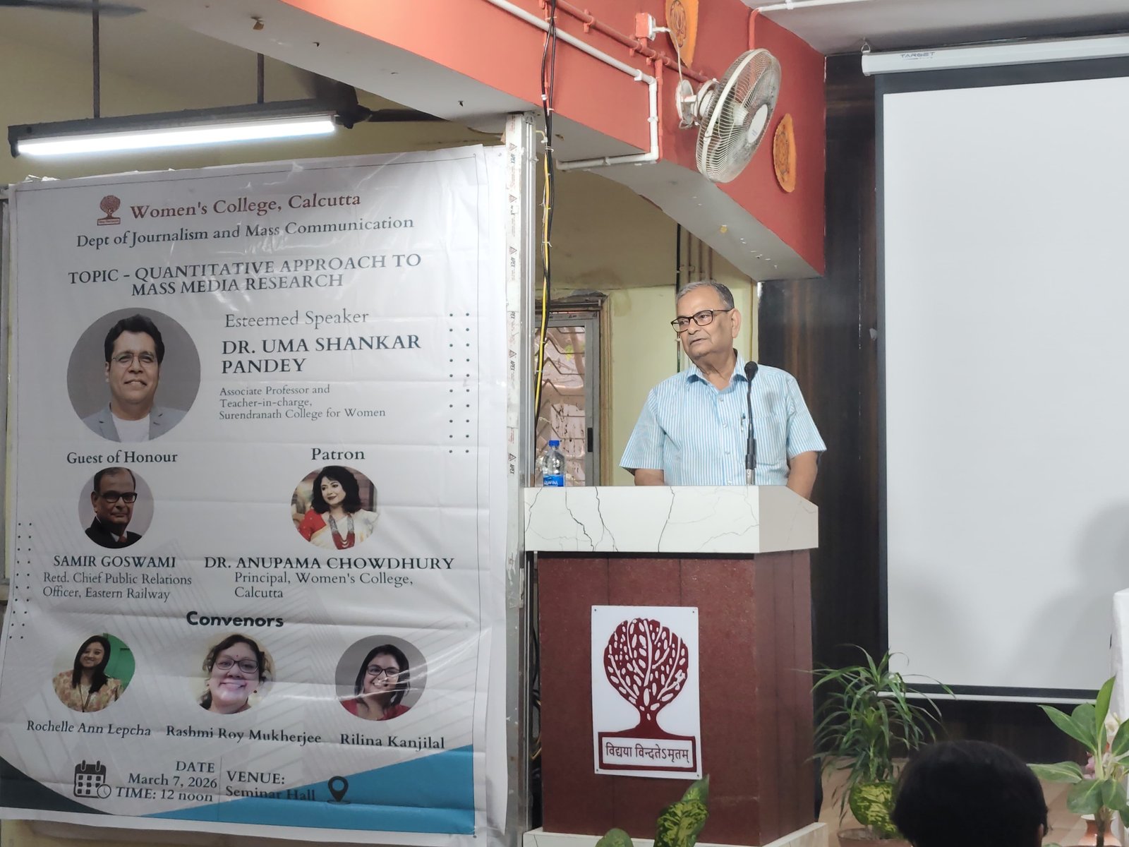 Seminar lecture on the topic “Quantitative approach to Mass Media research”.